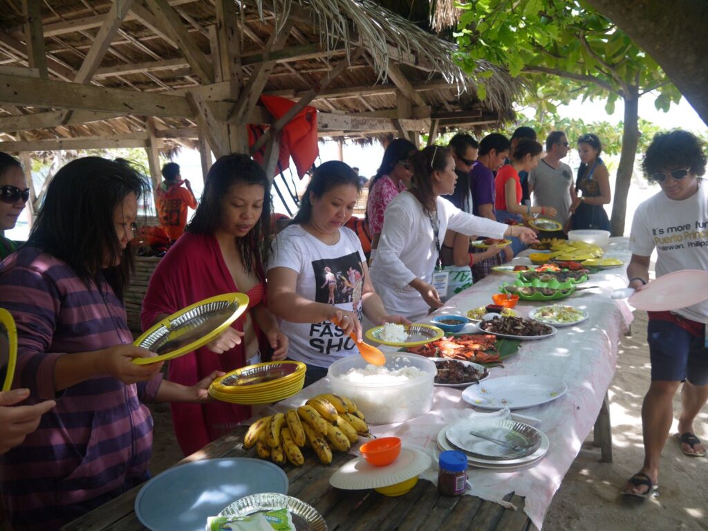 Lunch time at Cowrie Island