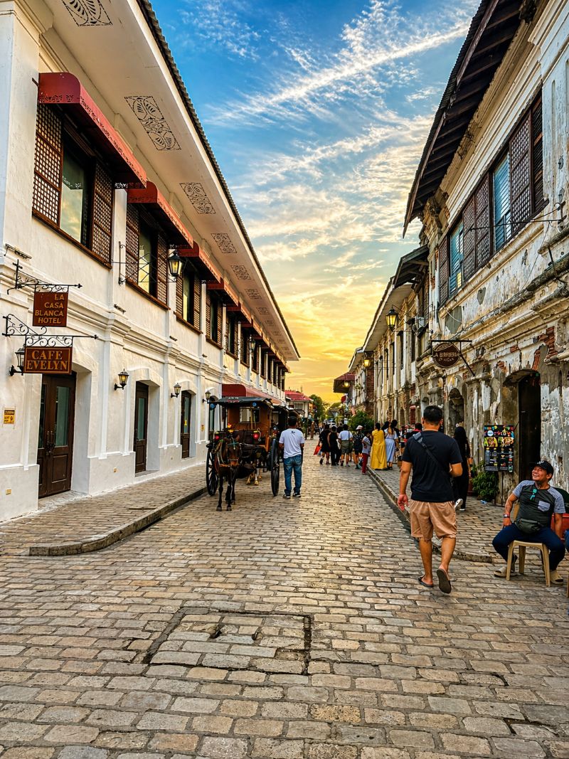 How to get to vigan